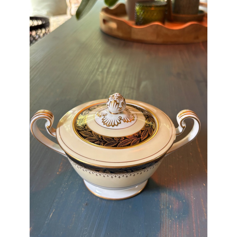 Noritake China Teapot Japan Cream Navy Blue Gold Laurel Leaf Gilt Trim Vintage - Picture 2 of 12